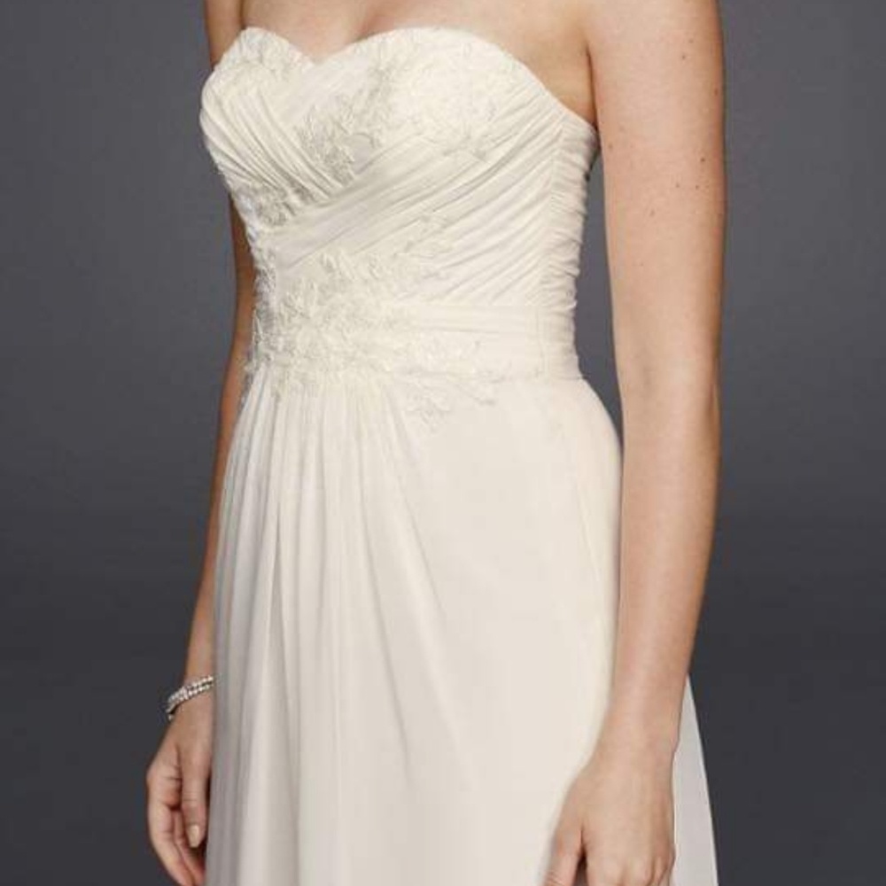 Ivory weddinf dress